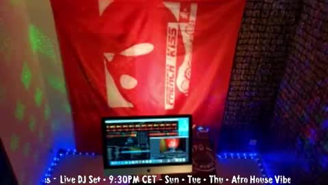 frenchkissdjfk online show from December 16, 6:04 pm