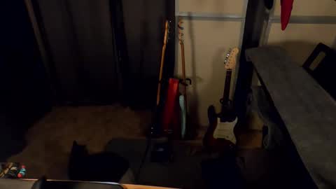 freqmoar online show from February 4, 3:07 pm