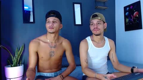 Adam y pitter online show from December 7, 3:30 pm