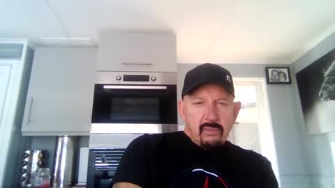 Snapshot of friskyneedsum chatting on February 18, 2:38 pm bob online show from February 18, 2:38 pm