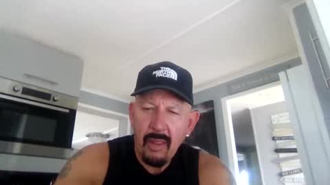 Snapshot of friskyneedsum chatting on October 2, 3:16 pm bob online show from October 2, 3:16 pm