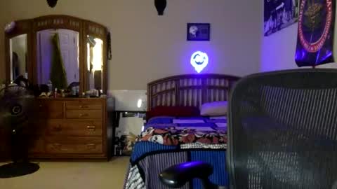 fromthabac online show from December 4, 11:45 pm