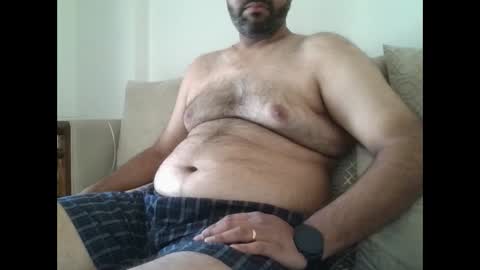 Snapshot of fruti_loops chatting on January 3, 4:33 am fruti loops  Bull online show from January 3, 4:33 am