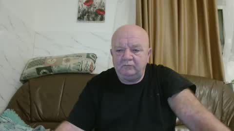 fullballs6 online show from December 2, 3:09 am