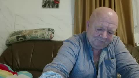 fullballs6 online show from December 21, 3:14 am