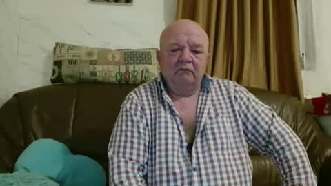 fullballs6 online show from March 26, 3:21 am