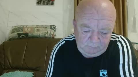 fullballs6 online show from November 10, 3:33 am