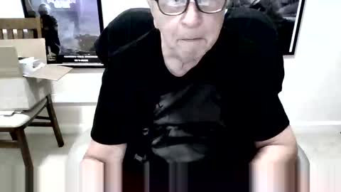 Snapshot of funclemike chatting on October 9, 6:13 pm funclemike online show from October 9, 6:13 pm