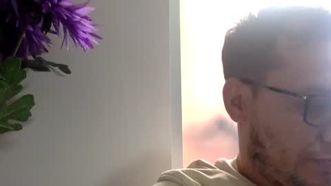 Snapshot of funnyboys18 chatting on October 21, 7:06 pm Zanty online show from October 21, 7:06 pm