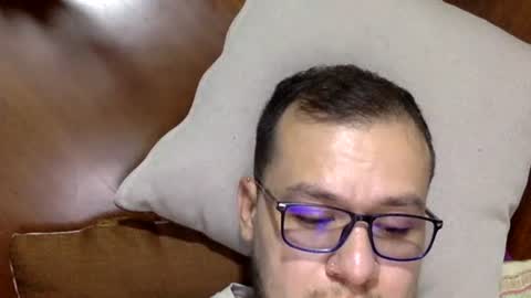 Snapshot of funnyboys18 chatting on December 3, 6:49 pm Zanty online show from December 3, 6:49 pm