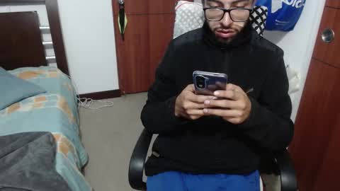 Snapshot of fvckhorneyguy chatting on October 24, 12:24 am andrew online show from October 24, 12:24 am