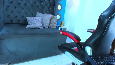 Snapshot of gabito_shellby chatting on October 24, 3:19 am gabito_shellby online show from October 24, 3:19 am