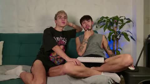 gabriel_and_geronimo online show from March 4, 6:04 pm