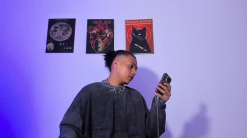 Snapshot of gaeloconner chatting on January 5, 1:56 am Gael Conner online show from January 5, 1:56 am