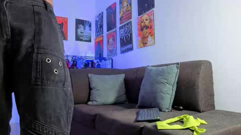 Snapshot of gaeloconner chatting on October 1, 2:37 am Gael Conner online show from October 1, 2:37 am