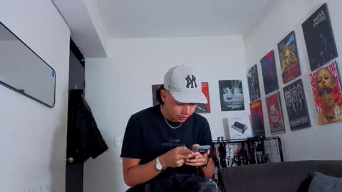 Snapshot of gaeloconner chatting on October 14, 1:56 am Gael Conner online show from October 14, 1:56 am