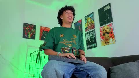 Snapshot of gaeloconner chatting on October 22, 3:10 am Gael Conner online show from October 22, 3:10 am