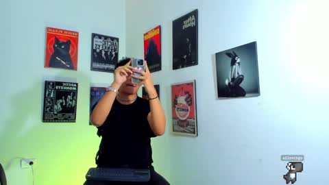 Snapshot of gaeloconner chatting on March 2, 3:45 am Gael Conner online show from March 2, 3:45 am