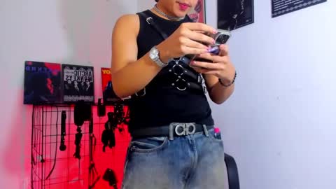 Snapshot of gaeloconner chatting on February 23, 2:35 am Gael Conner online show from February 23, 2:35 am