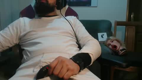 Snapshot of gag0nmyc0ck chatting on December 18, 12:21 am your master online show from December 18, 12:21 am