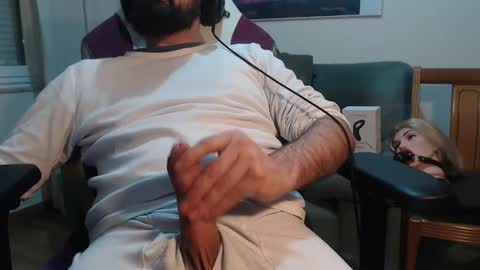 Snapshot of gag0nmyc0ck chatting on February 6, 1:27 am your master online show from February 6, 1:27 am