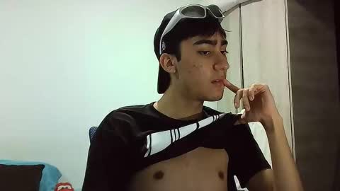 gamertwink19 online show from November 13, 3:44 am