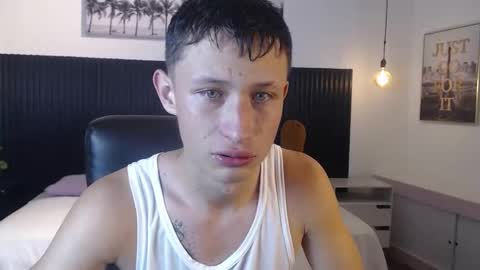 garuo_18 online show from December 1, 7:06 pm