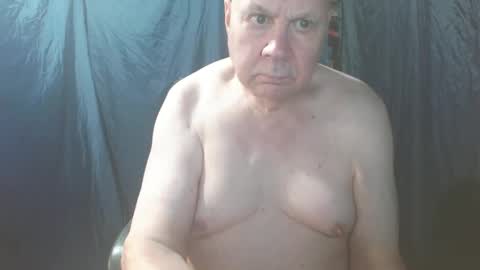 Snapshot of gaynakedinbed chatting on October 19, 2:49 am gaynakedinbed online show from October 19, 2:49 am
