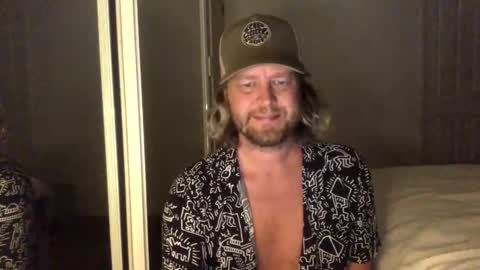 gcsurfer81 online show from October 16, 9:28 am