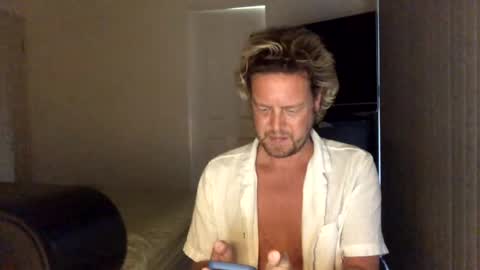 gcsurfer81 online show from December 6, 8:15 am