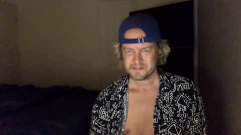 gcsurfer81 online show from February 5, 8:54 am