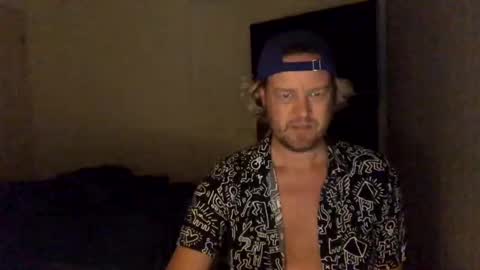 gcsurfer81 online show from February 6, 9:11 am