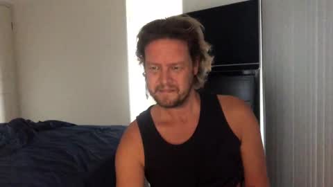 gcsurfer81 online show from January 18, 6:20 am