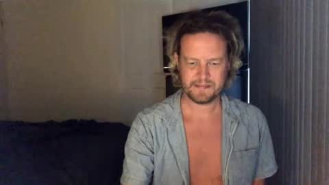 gcsurfer81 online show from February 26, 7:31 am