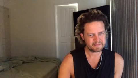 gcsurfer81 online show from December 19, 7:29 am