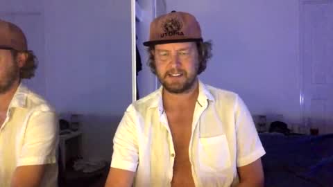 gcsurfer81 online show from April 17, 8:50 am