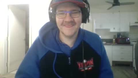 geekgamer41 online show from October 31, 7:06 pm