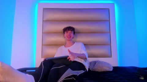 genesis_js online show from April 1, 1:51 am