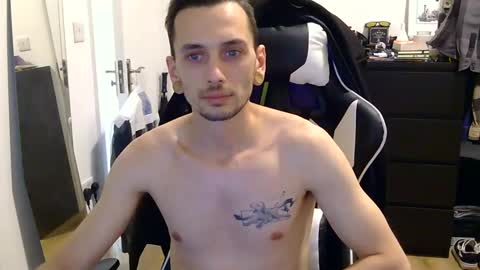 George2323 online show from January 5, 2:17 am