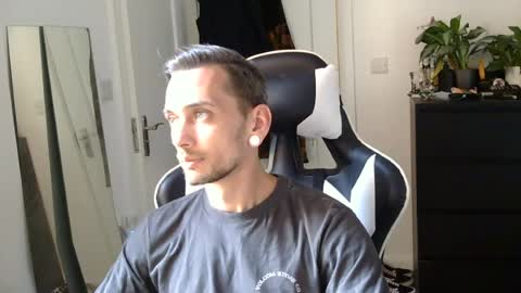 georgek0011 online show from June 19, 6:46 pm