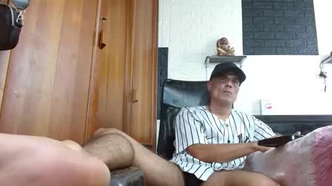 Snapshot of georgepervertscock chatting on October 15, 11:23 pm georgepervertscock online show from October 15, 11:23 pm