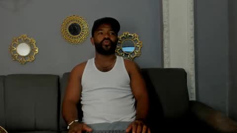 gerald_scott7 online show from November 19, 3:39 am