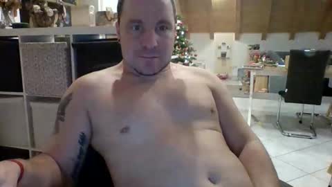 germandick2905 online show from December 17, 7:31 pm