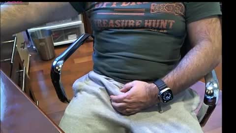 Snapshot of geronimo_431 chatting on January 14, 5:56 pm Daddy Jokes online show from January 14, 5:56 pm