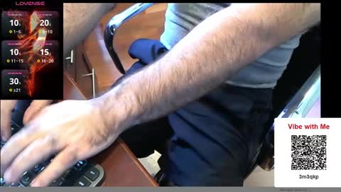 Snapshot of geronimo_431 chatting on January 2, 4:46 pm Daddy Jokes online show from January 2, 4:46 pm