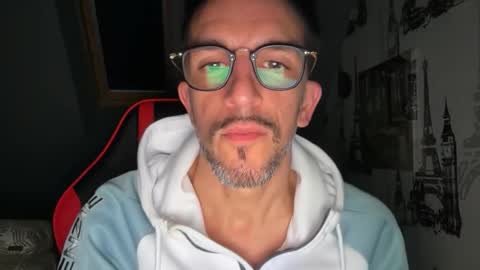 Gigi online show from October 18, 3:11 am