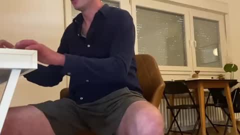 Snapshot of gilbertlachsmann chatting on October 3, 6:51 am Sebastian online show from October 3, 6:51 am