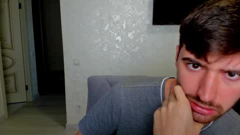 gilbertogonzales online show from March 10, 4:28 am