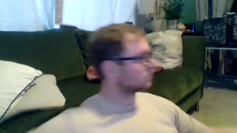 Snapshot of ginwood chatting on March 5, 1:39 pm ginwood online show from March 5, 1:39 pm