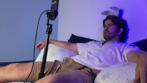 Benny Naked online show from August 2, 7:28 am